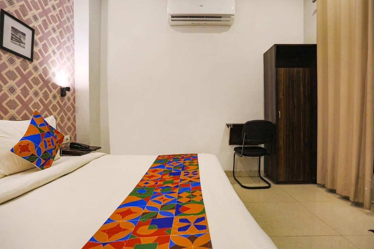 Fabhotel Novel Suites - Nr Yashobhoomi Convention Centre Ню Делхи Екстериор снимка
