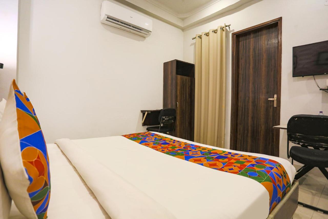 Fabhotel Novel Suites - Nr Yashobhoomi Convention Centre Ню Делхи Екстериор снимка